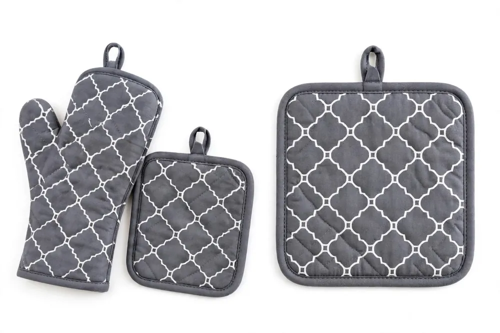 Oven mitts and pot holders